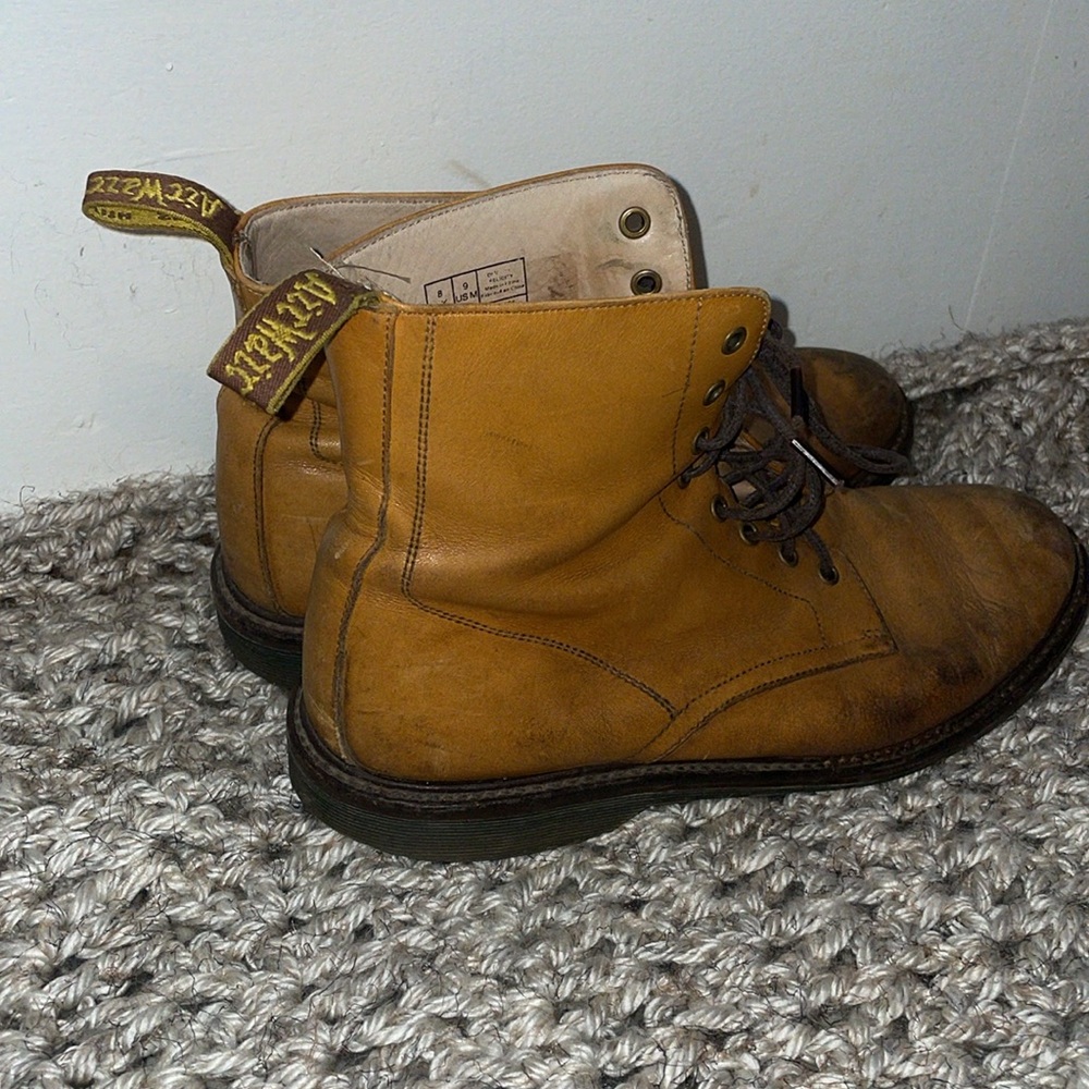 Dr. Martens Jeffery combat leather tan boots
